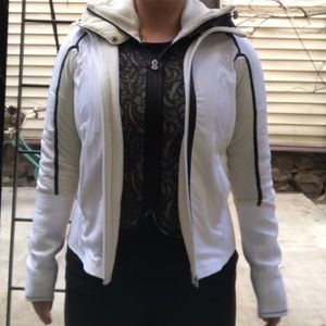 Lululemon off white lace jacket size 6 NWT